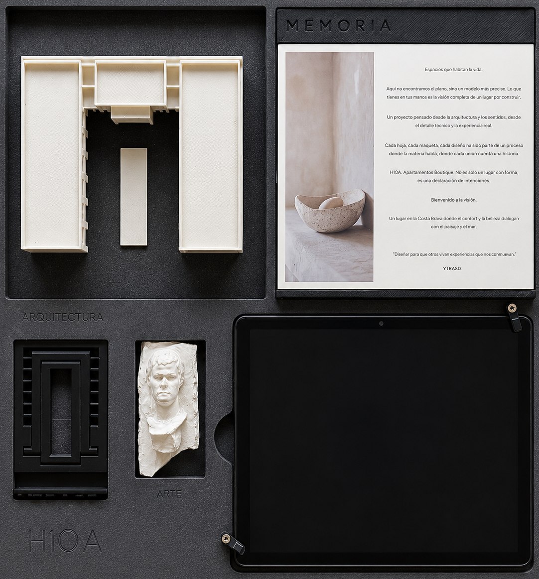 Estuche de presentación de un proyecto hotelero de YTRASD con maqueta, memoria, piezas de proceso y tableta