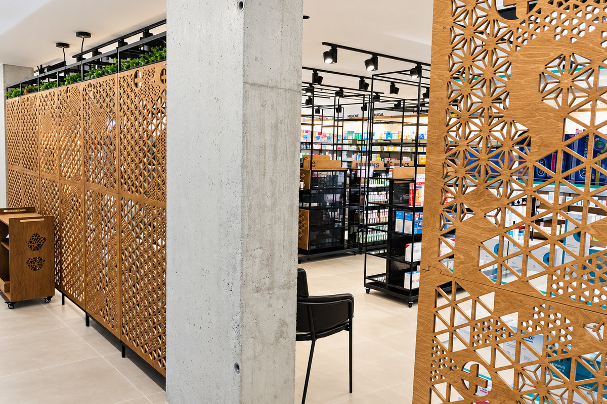 Interior de Farmacia ULM